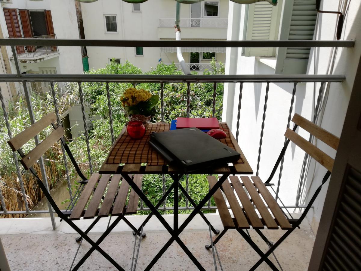 Wonderful Apartment In Central Афины Экстерьер фото